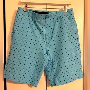 NWOT Under Armor Golf Shorts Size 32